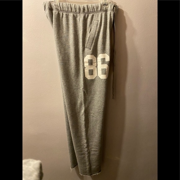 Pink Victoria’s Secret sweatsuit in Used Condition - Picture 11 of 11